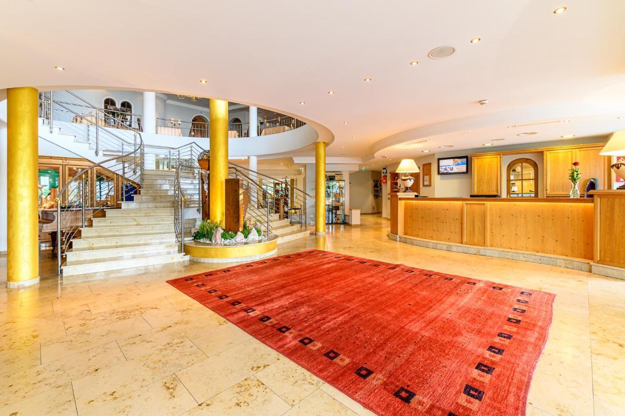 Wohlfühlhotel Schiestl Fügen Exterior foto